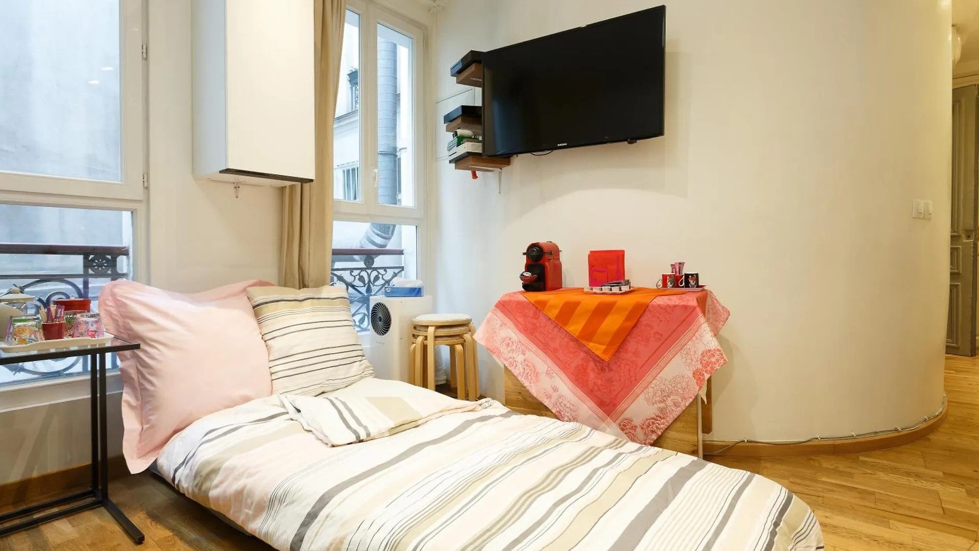Appartement Petits Champs II Paris Bed & Breakfast